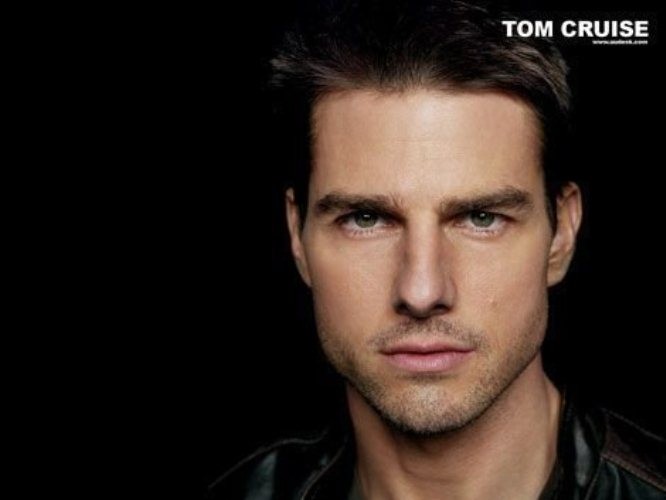 Hiện những ngôi sao Hollywood như Tom Cruise, Taylor Swift, Mariah Carey cũng chỉ ở những biệt thự có giá từ 2.6 triệu USD - 30 triệu USD ngang giá của một căn nhà hoặc biệt thự Tây Hồ - tất nhiên là nếu họ muốn sống ở khu đất vàng của Việt Nam thì họ phải bỏ ra một số tiền tương đương nhưng dành cho diện tích nhỏ hơn rất nhiều.